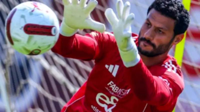 الشناوي يطلب من لاعبي الأهلي الدفاع عن أسمائهم قبل قمة الزمالك