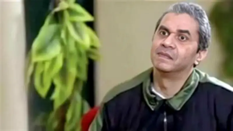 عمرو محمد علي يشكر أشرف عبدالباقي على إهدائه كرسياً متحركاً كهربائياً