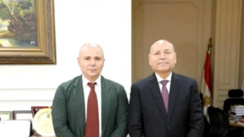 محافظ القاهرة يبحث مع سفير إيطاليا سبل تعزيز التعاون المشترك