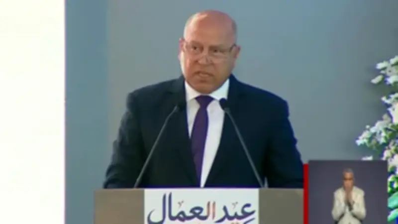 وزير النقل: توطين صناعات الطرق والكباري يعزز المنتج المحلي