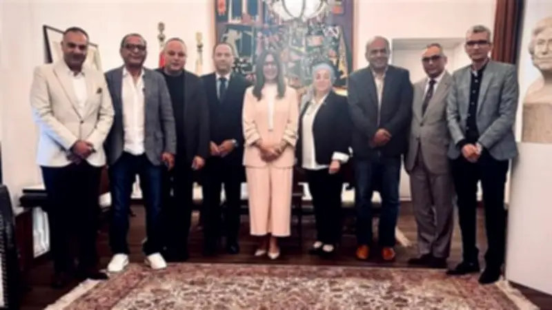وزيرة الثقافة تنهي أزمة المعهد العالي للسينما بأكاديمية الفنون