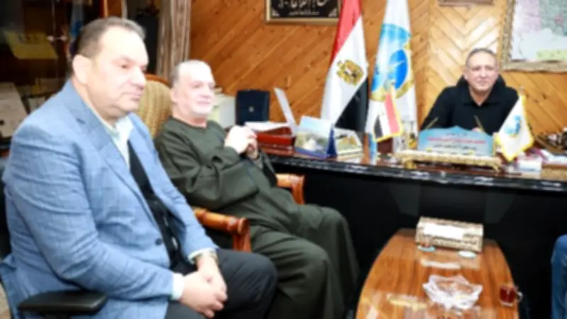 جولة ميدانية لرئيس مياه الغربية لبحث شكوى ضعف الخدمة بقرية ميت حبيش