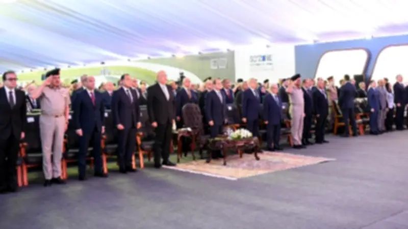 شاهد بالصور.. تكريم الرئيس السيسي للقيادات النقابية والمتميزين في عيد العمال