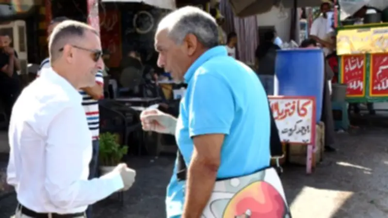 محافظ أسوان يشن حملات مفاجئة لضبط المخالفات وإعادة الانضباط للشارع