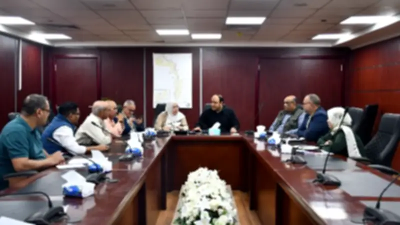 رئيس مياه الجيزة يتابع تطوير الخدمات والمشروعات