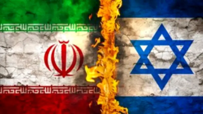 وزير الدفاع الإسرائيلي يهدد بتحرك عسكري وشيك ضد إيران