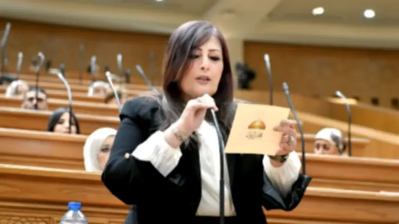 إليزابيث شاكر: منحة العمالة غير المنتظمة خطوة نحو العدالة الاجتماعية