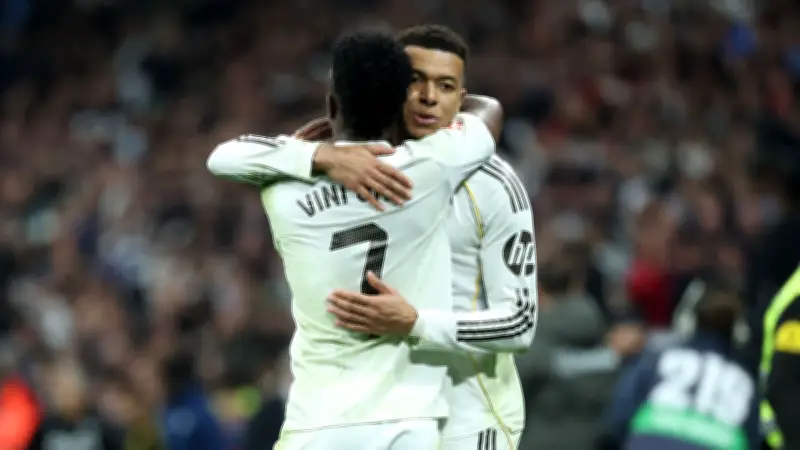 سبب غير رياضي.. بيريز يتمسك بثنائية فينيسيوس ومبابي