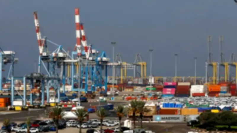 البحرية الإسرائيلية تبدأ السيطرة على سفن أسطول الصمود المتجه لغزة