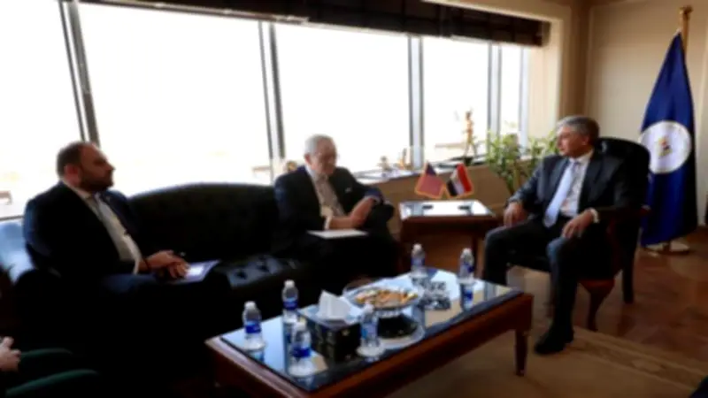 وزير السياحة يبحث مع السفير الأمريكي سبل زيادة الحركة السياحية لمصر