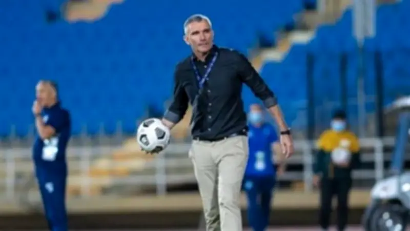 الوداد المغربي يعلن رحيل كارتيرون بعد شهر واحد