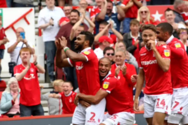 نوتنجهام فورست يهزم أستون فيلا بهدف في ذهاب نصف نهائي الدوري الأوروبي