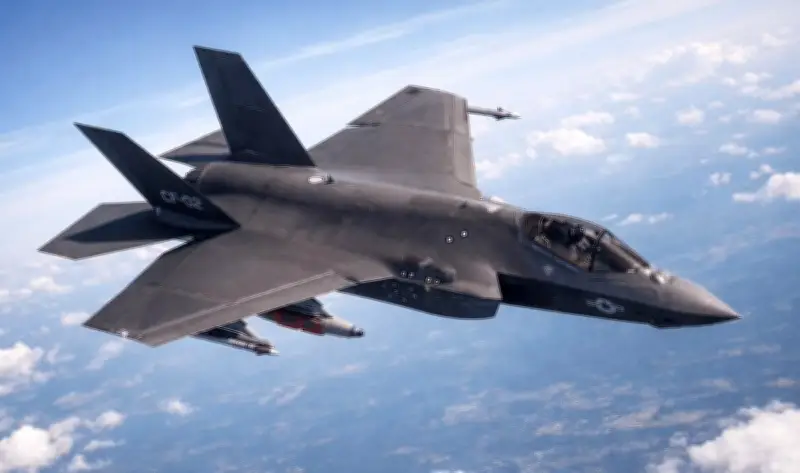 تحطم مقاتلة أمريكية وإصابة قائدها في حادث تدريب باليابان