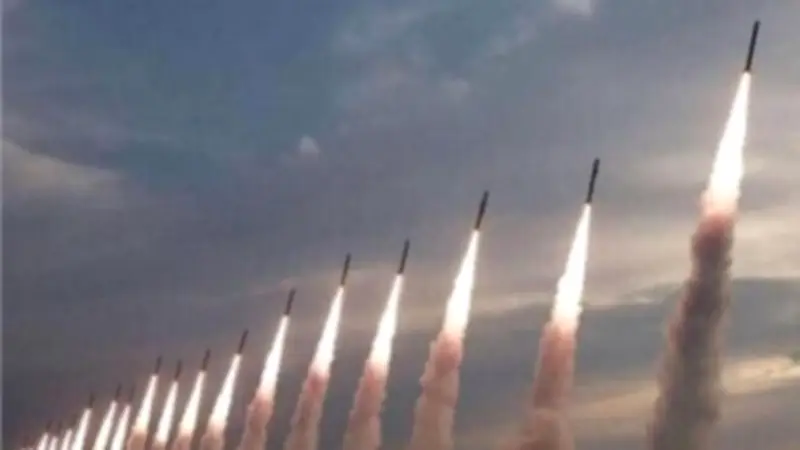 الجيش الإسرائيلي يعلن رصد إطلاق صواريخ إيرانية باتجاه إسرائيل وتدوي صفارات الإنذار