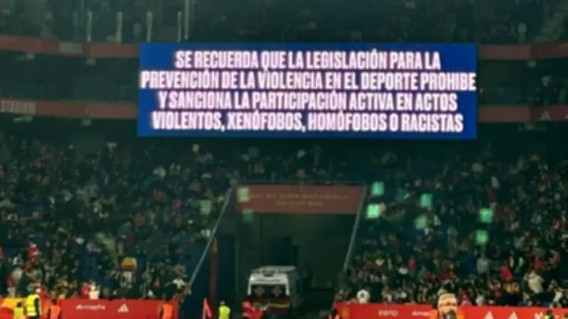 رئيس الاتحاد الإسباني يندد بالهتافات العنصرية في مباراة مصر ويصفها بتصرفات فردية