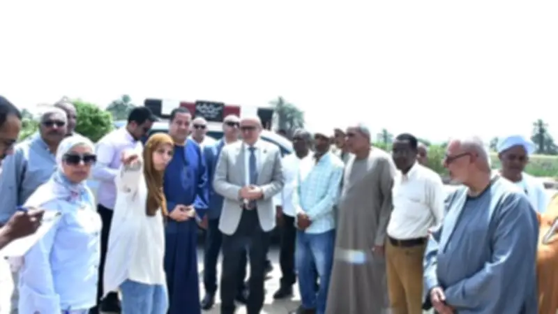 محافظ الأقصر يتفقد مشروعات الطرق والكباري بالطود لتحسين الخدمات والمرور