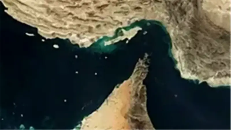 روسيا تؤكد: إيران تنسق مرور السفن عبر مضيق هرمز بشكل بنّاء مع الدول المحايدة