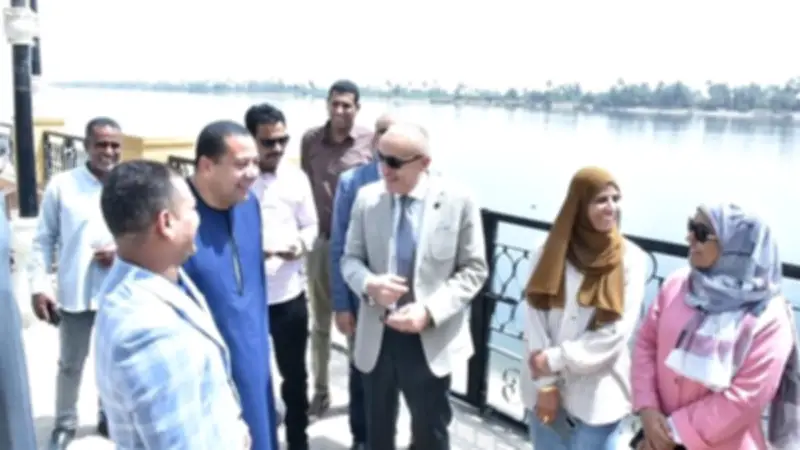 محافظ الأقصر يتفقد مشروعات تطوير البنية التحتية والخدمات في مدينة أرمنت