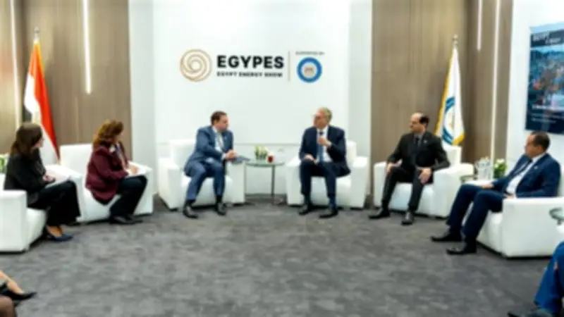 وزير البترول يبحث مع مسؤولي "شل" تسريع وتيرة الاستكشاف والإنتاج في مصر