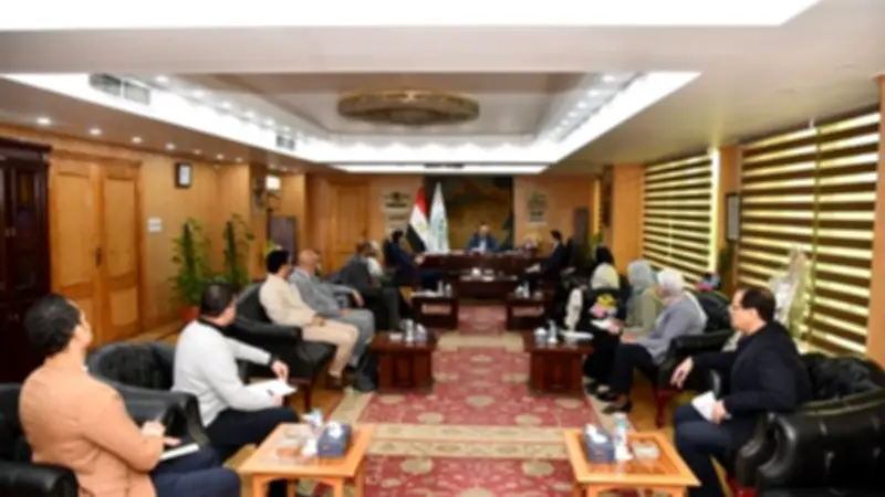 محافظ الفيوم يناقش مع التنمية المحلية مستجدات تحديث الهيكل التنظيمي للمحافظة