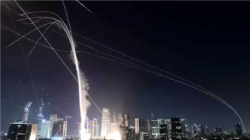 إيران تعلن تنفيذ موجة جديدة من الهجمات الصاروخية على أهداف داخل إسرائيل