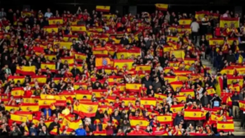 تقارير تكشف: جمهور برشلونة وراء الهتافات العنصرية في مباراة مصر وإسبانيا