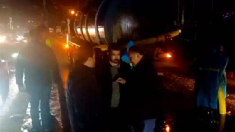 أمطار رعدية غزيرة تضرب مدن الغربية وتتسبب في اضطراب حركة المرور