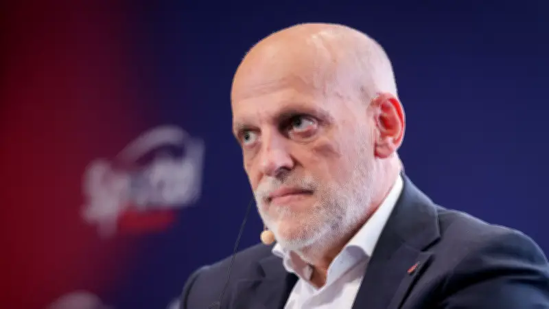 تيباس يدين هتافات الجمهور الإسباني المسيئة للإسلام في ودية مصر ويؤيد موقف يامال