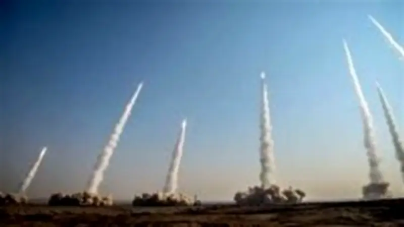 إيران تشن هجومًا صاروخيًا واسعًا على إسرائيل بعد خطاب ترامب التهديدي