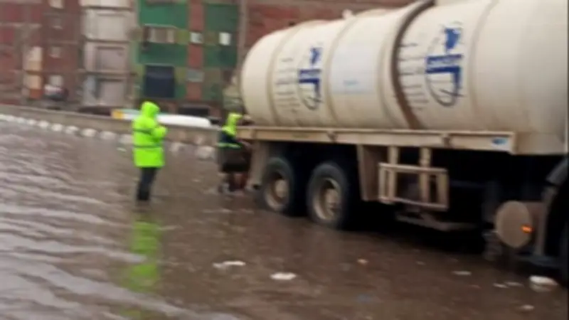 تحذير عاجل من محافظة الجيزة: ابتعدوا عن أعمدة الإنارة ومصادر الكهرباء أثناء الأمطار