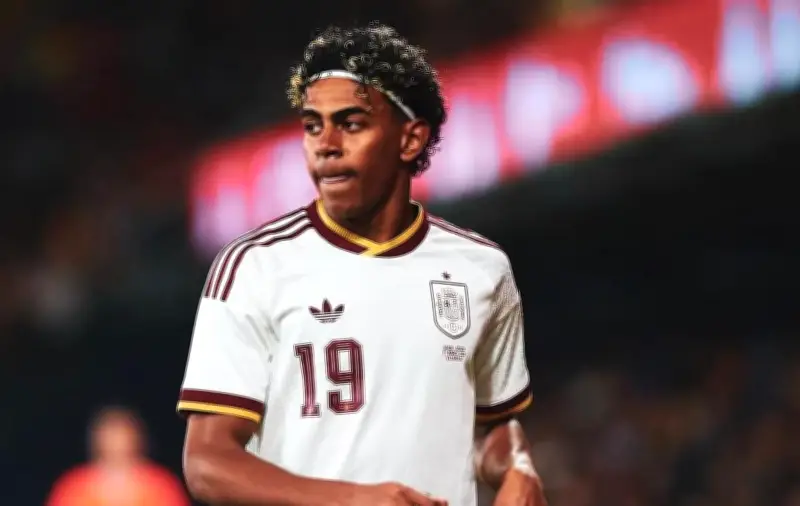 والد لامين يامال يرد على واقعة العنصرية في مباراة مصر وإسبانيا: نرفض التمييز