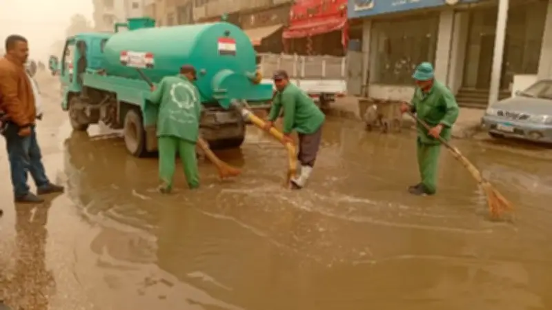 محافظ الغربية يواصل متابعة جهود رفع تجمعات مياه الأمطار على مدار الساعة