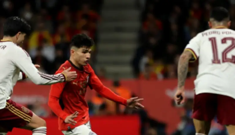 منتخب مصر يعلن إصابة إسلام عيسي بقطع في الرباط الصليبي