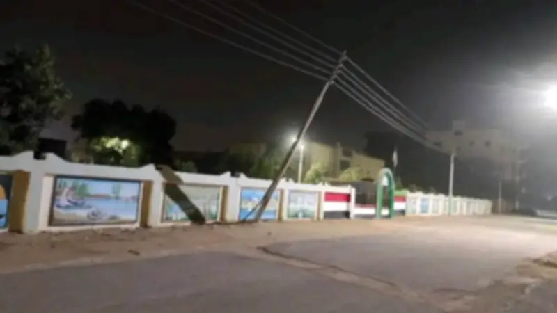 عواصف ترابية وأمطار تغطي الوادي الجديد وتؤثر على حركة المواطنين والدراسة