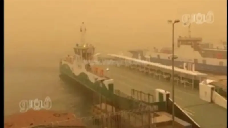 عاصفة ترابية كثيفة تؤثر على حركة المعديات في بورسعيد وتدفع لتعطيل الدراسة