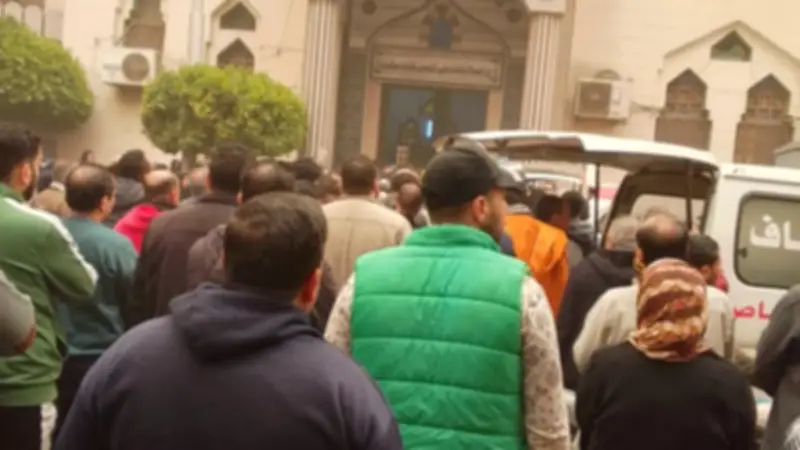 مأساة بالدقهلية: تشييع أم وطفليها بعد دهسهم بنصف نقل قرب مستشفى الجلدية