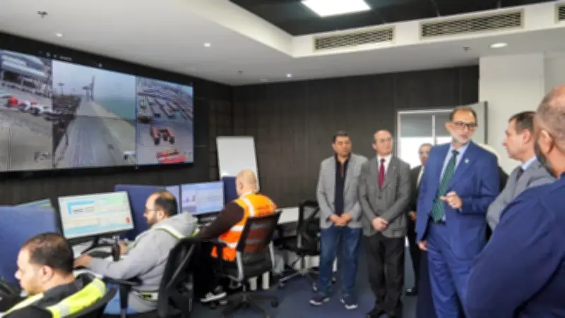 رئيس هيئة سلامة الغذاء يتفقد ميناء الإسكندرية لمتابعة حركة الرسائل الغذائية