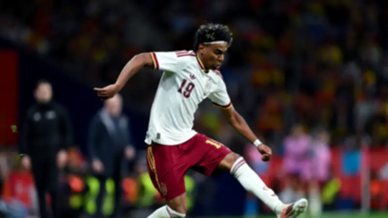 والد يامال يوجه رسالة قوية بعد الهتافات العنصرية ضد المسلمين في مباراة إسبانيا ومصر