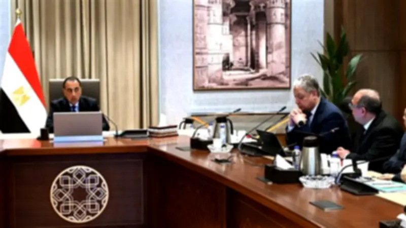 رئيس الوزراء يترأس اجتماعًا لوضع اللمسات النهائية لمرحلتي "حياة كريمة" الثانية والثالثة