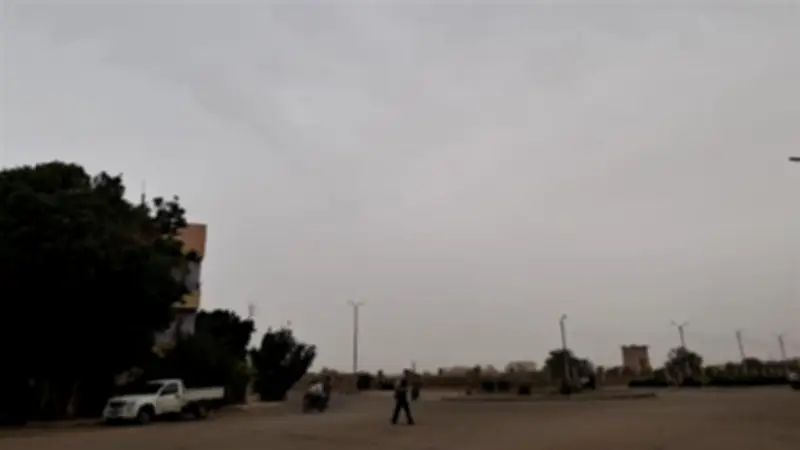 الأقصر تشهد أمطاراً متوسطة وتحذيرات من موجة طقس غير مستقرة تستمر لأيام