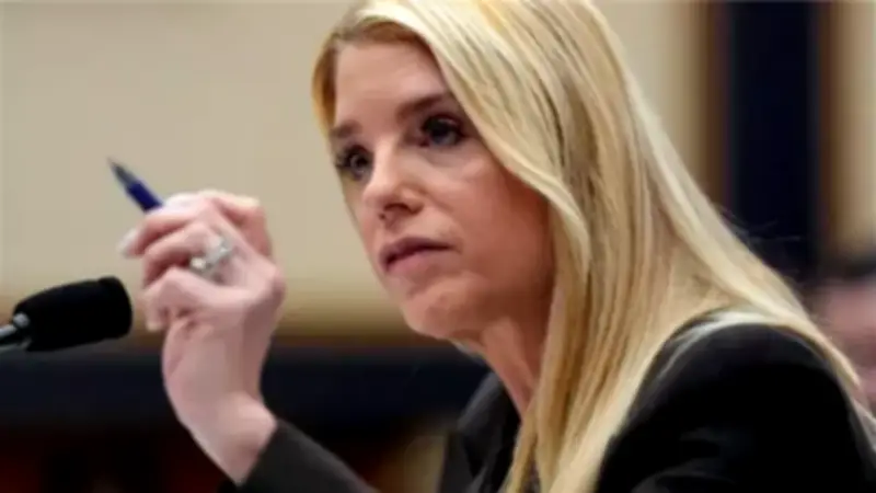 ترامب يقيل وزيرة العدل الأمريكية بام بوندي بسبب ملفات إبستين وتطورات الحرب في إيران