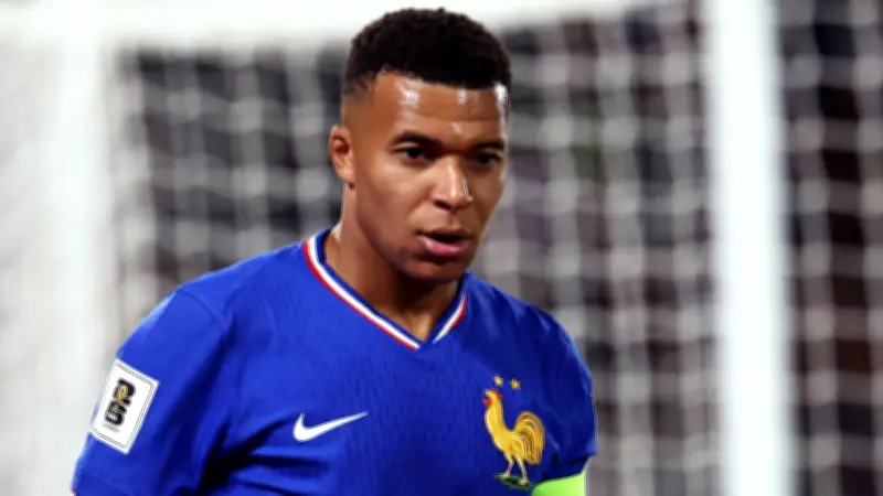 مبابي يسترجع لحظة قاتمة ويروي ذكريات المونديال مع وصفوني بالقرّد