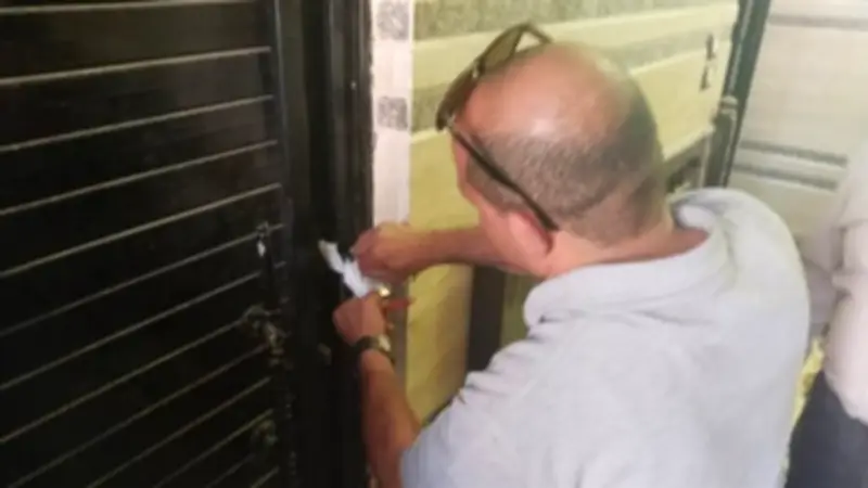 الحوامدية تشن حملة رقابية مكثفة وتغلق محالاً مخالفة لمواعيد الإغلاق الرسمية