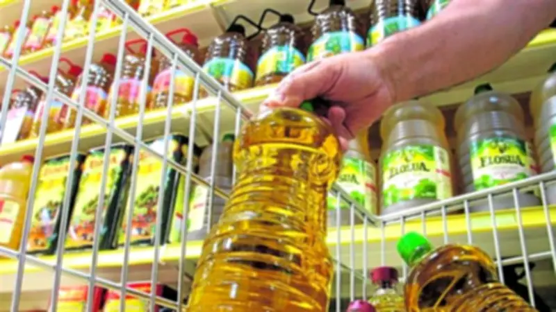 انخفاض تاريخي في أسعار الزيوت الغذائية بالأسواق المصرية اليوم