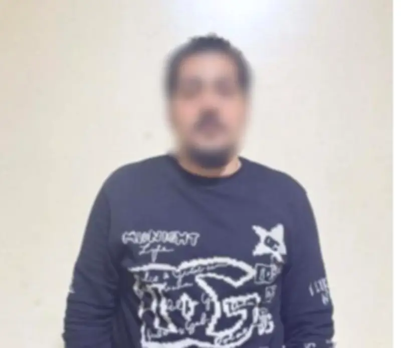 ضبط سائق في أسوان استولى على أموال راغبي السفر الديني عبر حسابات إلكترونية