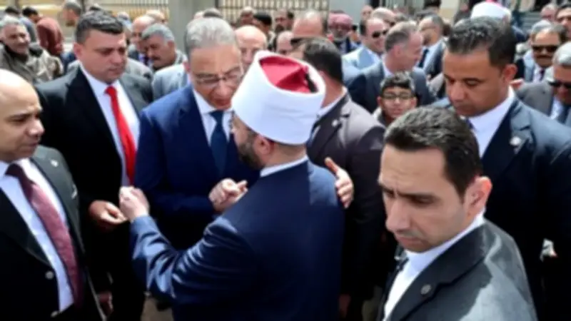 وزير الأوقاف يرتدي الزي الأزهري في احتفالات العيد القومي للجيزة وافتتاح معرض الحرف اليدوية