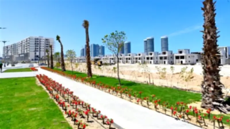 مسؤولون بالإسكان يتفقدون مشروعات العلمين الجديدة ويؤكدون على الالتزام بالجداول الزمنية