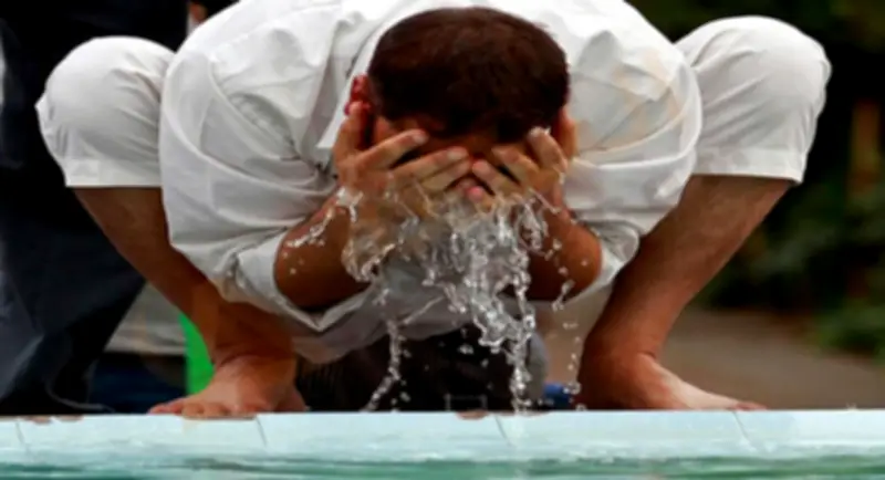 هل يجوز جمع الصلوات بوضوء واحد؟.. أمين الفتوى يوضح الأحكام والسنن