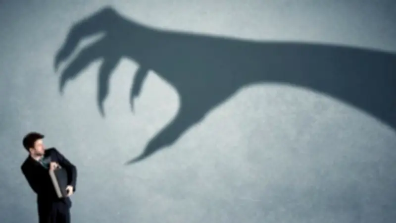 استشاري علاقات أسرية يحذر: الخوف من الأب ينتج أطفالاً ضعاف الشخصية