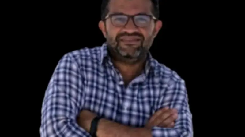 نقابة المهندسين تنعى حسام خليفة وتتابع نقل جثمانه من الإمارات بعد حادث مروع